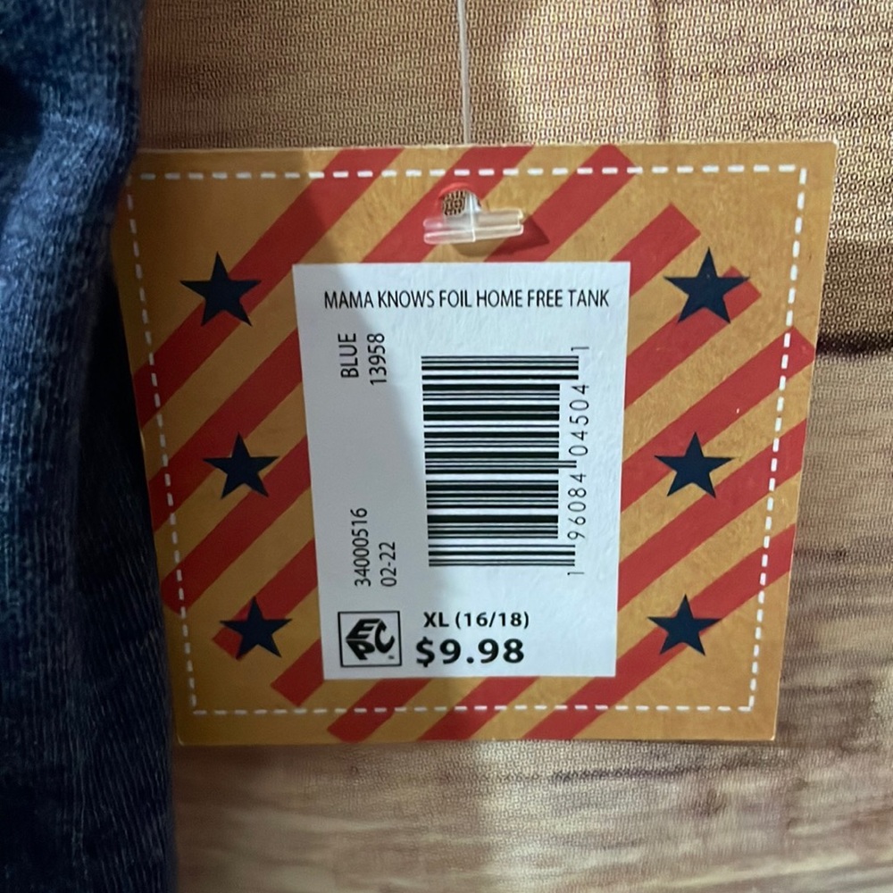 Cute Women’s Graphic Tank Top w/Jean Shorts Bundle! - Picture 3 of 5